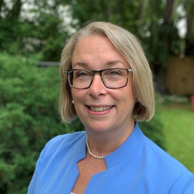 Jennifer J. Quaid 